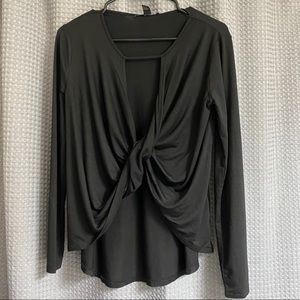 Twist top long sleeve